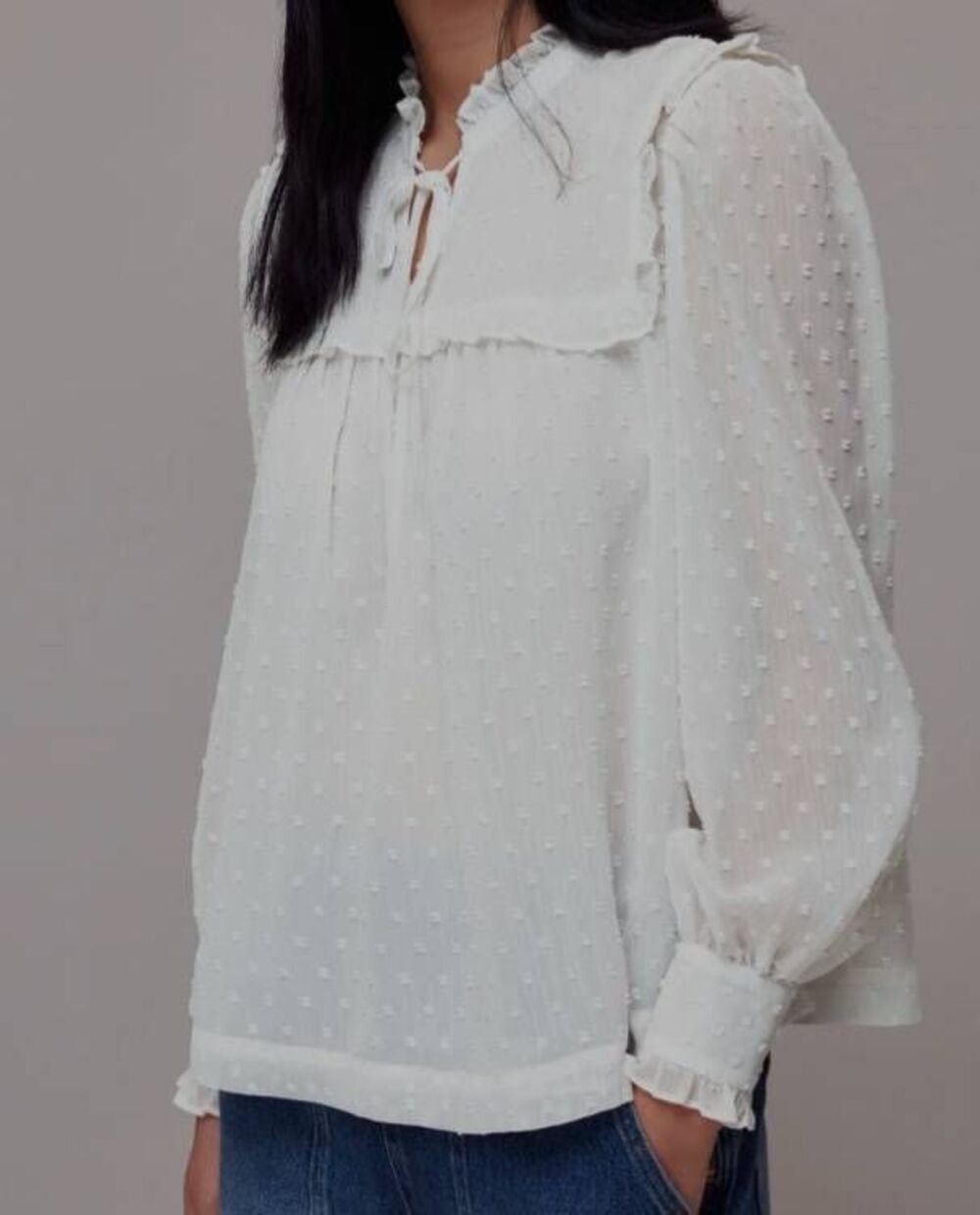 NWT PrettyGuide MEDIUM Swiss Dot Ruffle Blouse features a lightweight, textured